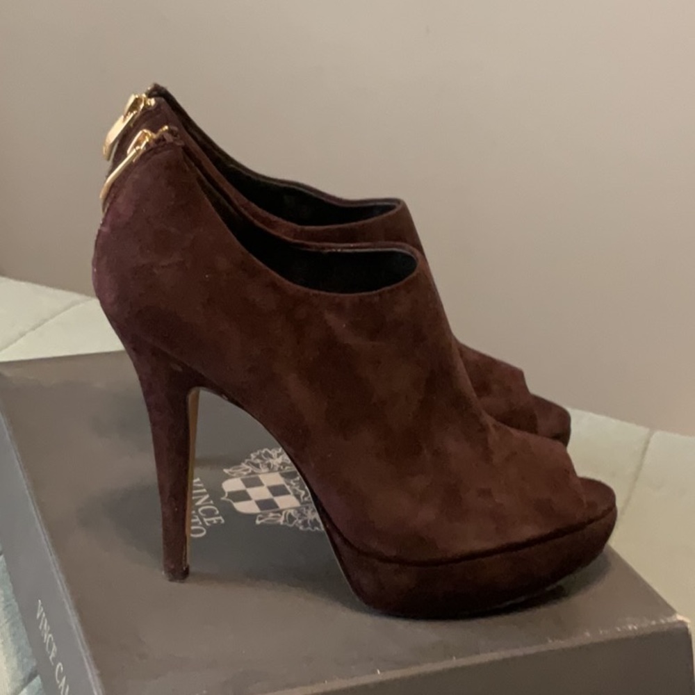 Vince Camuto Women's Brown Suede Heels